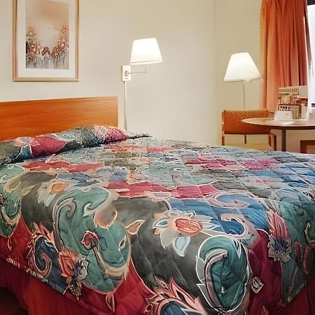 Econo Lodge Ithaca Exteriér fotografie