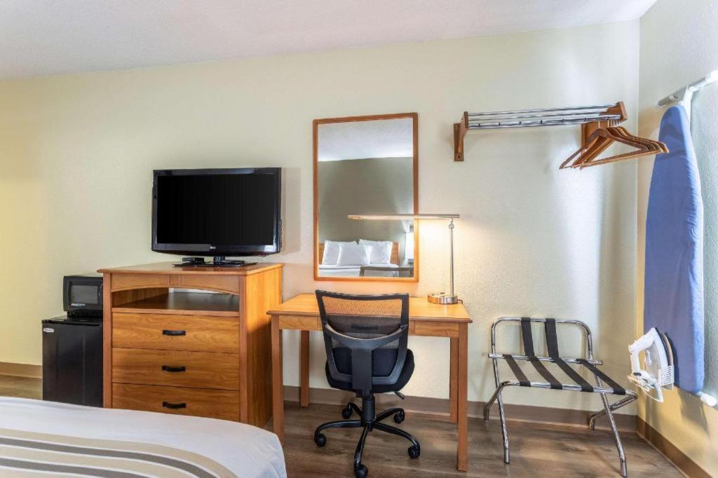 Econo Lodge Ithaca Exteriér fotografie
