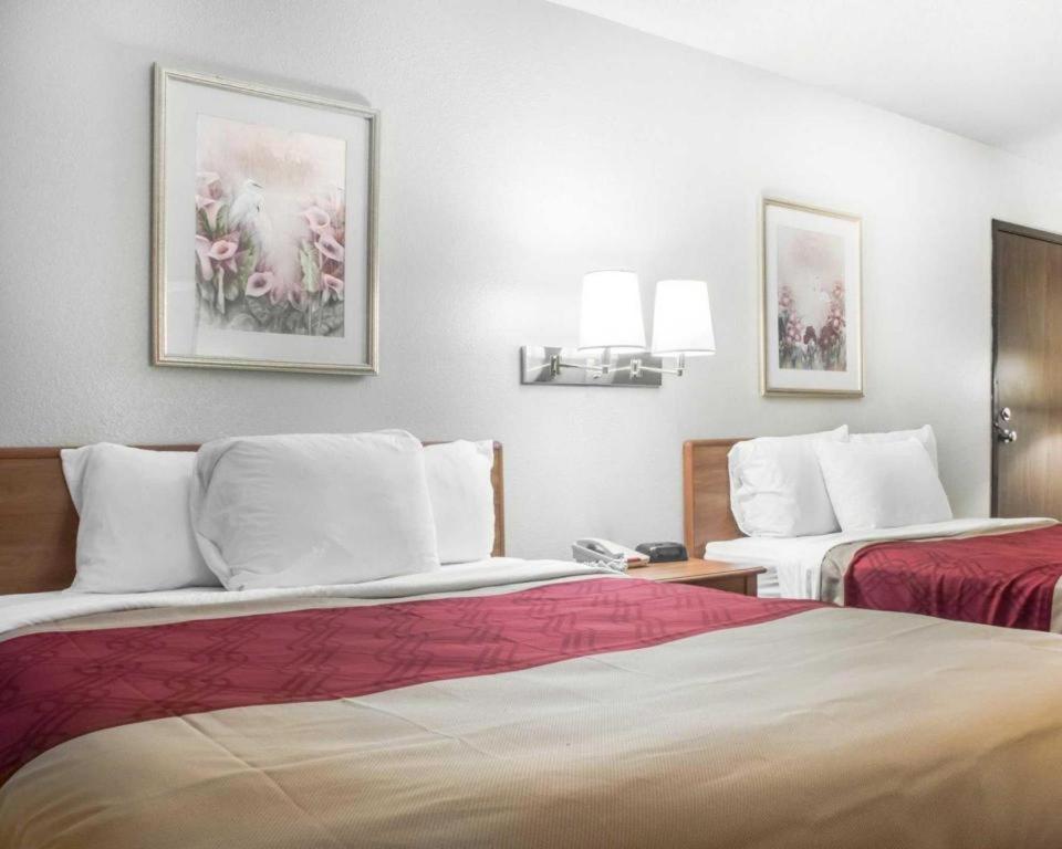 Econo Lodge Ithaca Exteriér fotografie