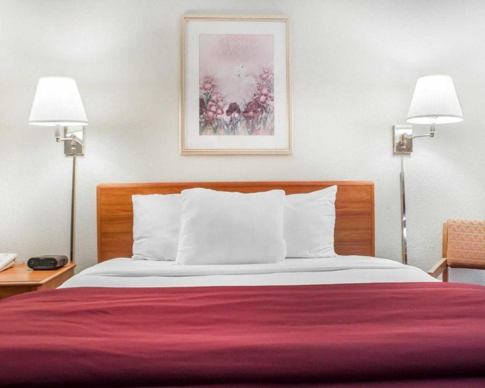 Econo Lodge Ithaca Exteriér fotografie