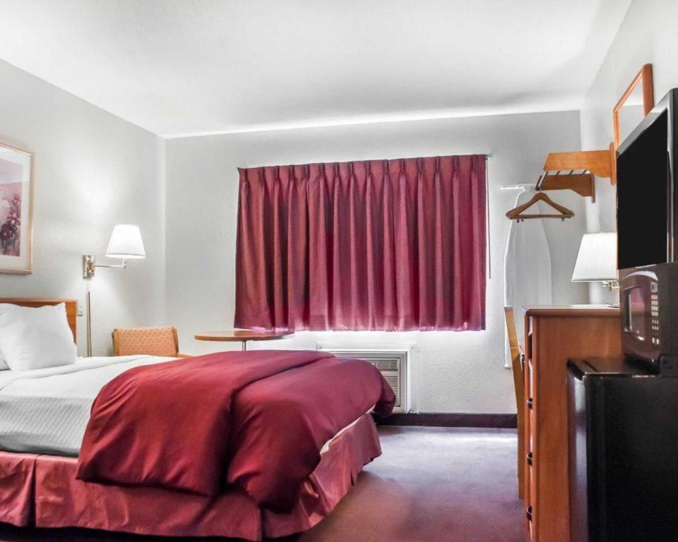 Econo Lodge Ithaca Exteriér fotografie
