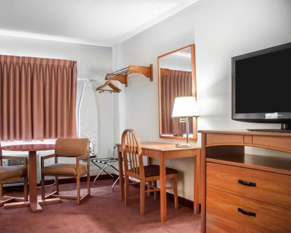 Econo Lodge Ithaca Exteriér fotografie